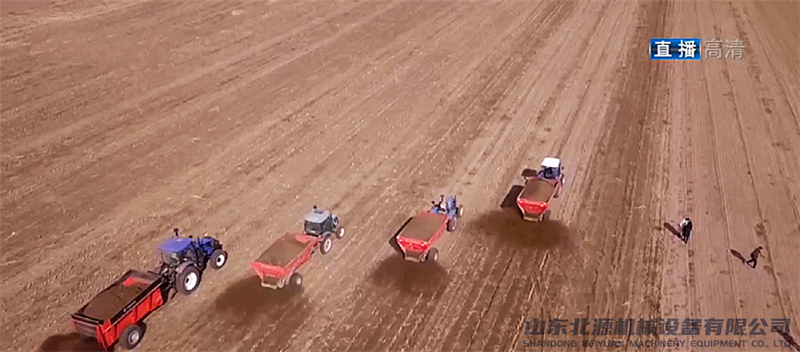 Разбрасыватель навоза Beiyuan Machinery разбрасывает органические удобрения Разбрасыватель навоза Beiyuan Machinery разбрасывает органические удобрения